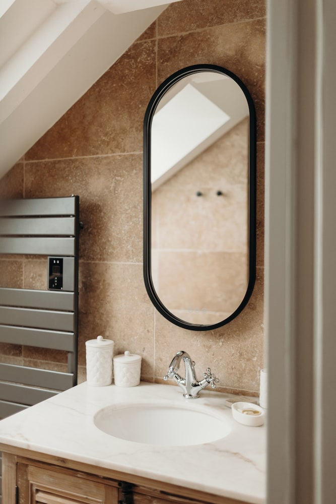 Hotel le Chatellier 50/50