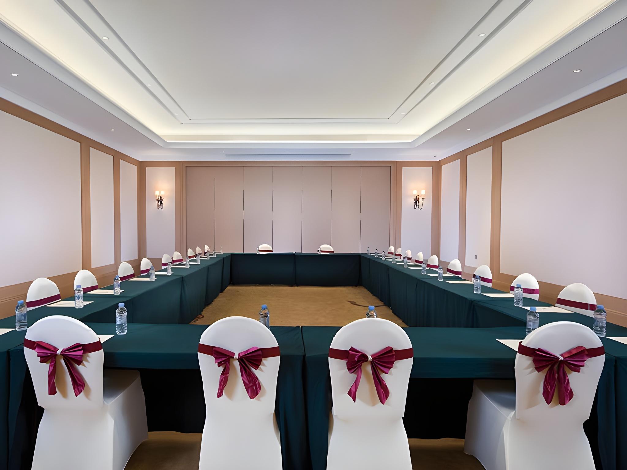 Vienna International Hotel (Suzhou Railway Station North Square) 42/49