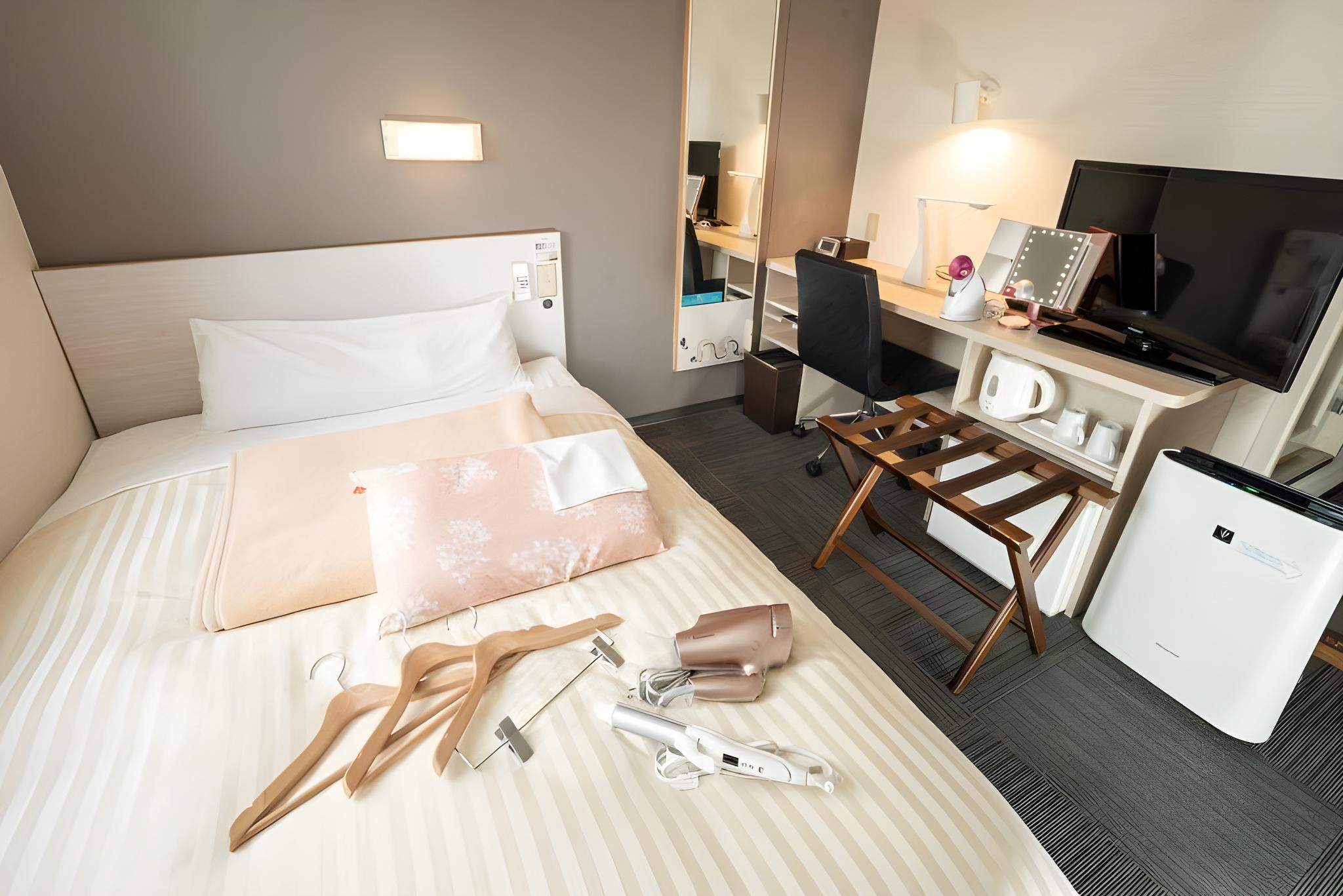 Adjoining, 2 Rooms