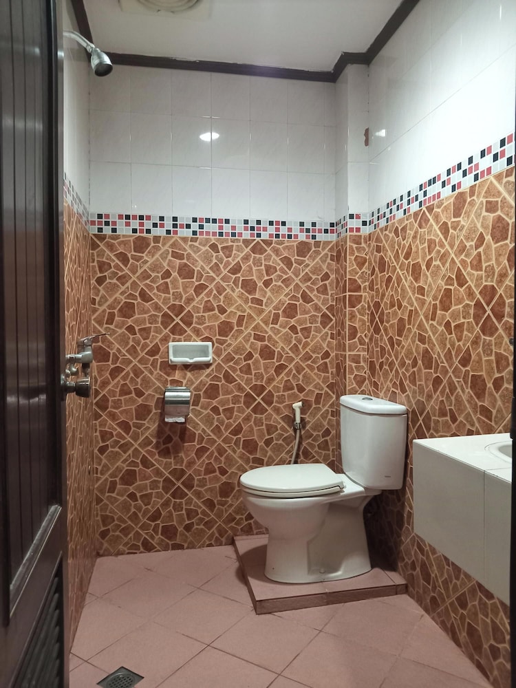 Violand Garden Hotel 21/23
