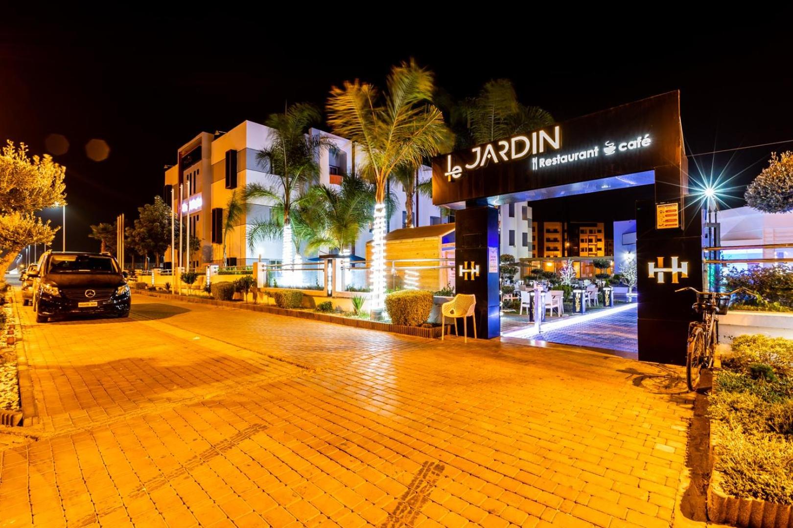 Hospitality Inn 49/52