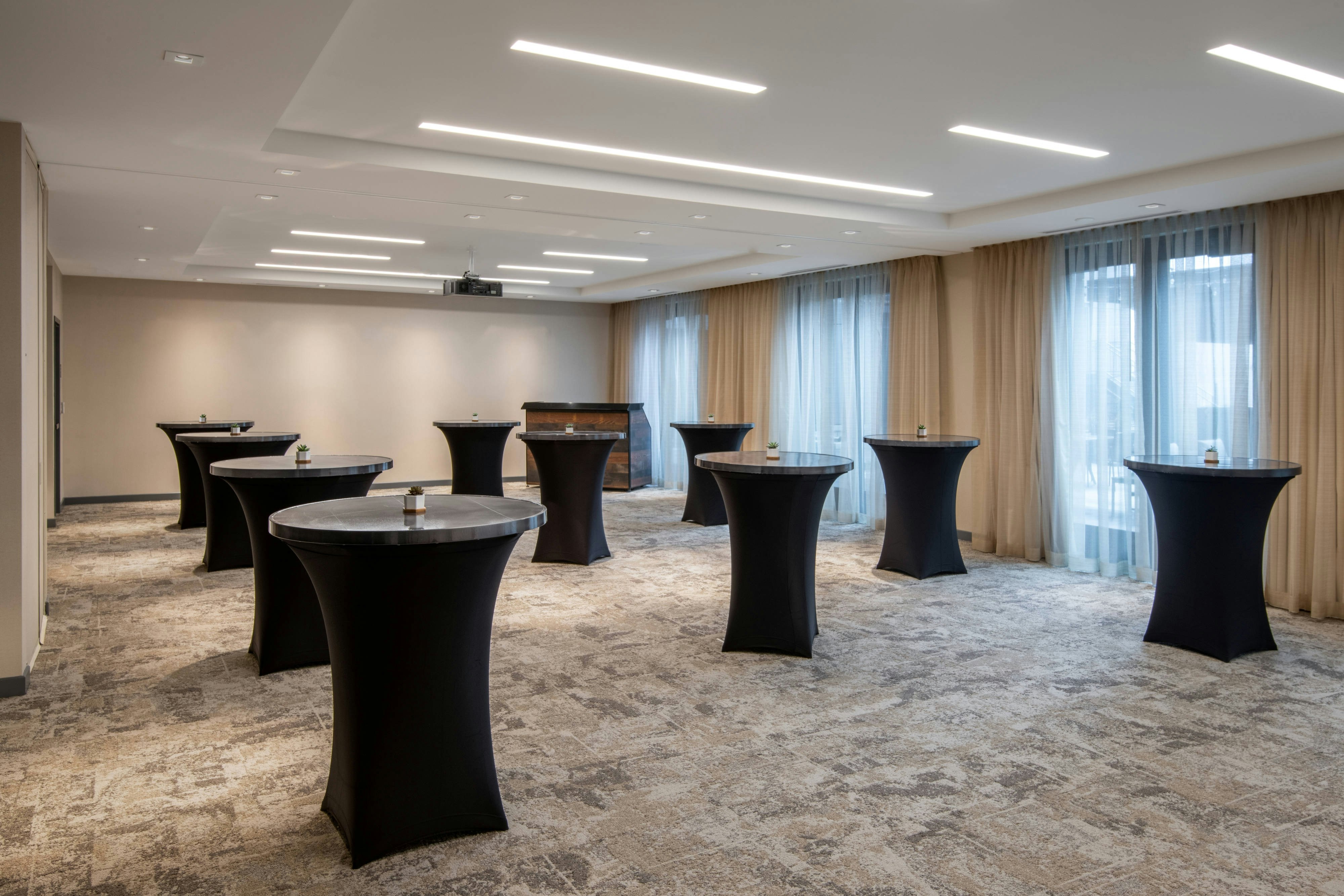 AC Hotel by Marriott Atlanta Midtown 34/40