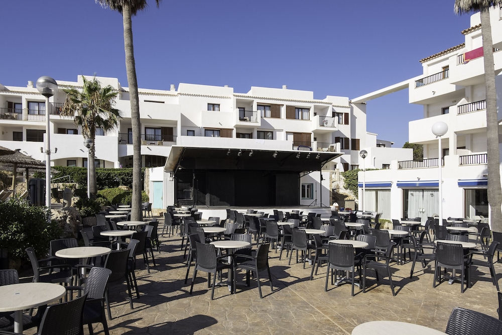 Alua Suites Las Rocas 70/82