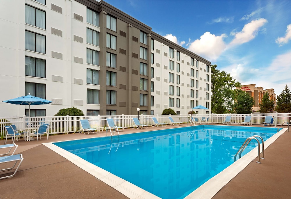 DoubleTree by Hilton Washington Meadow Lands Casino Area 1/49