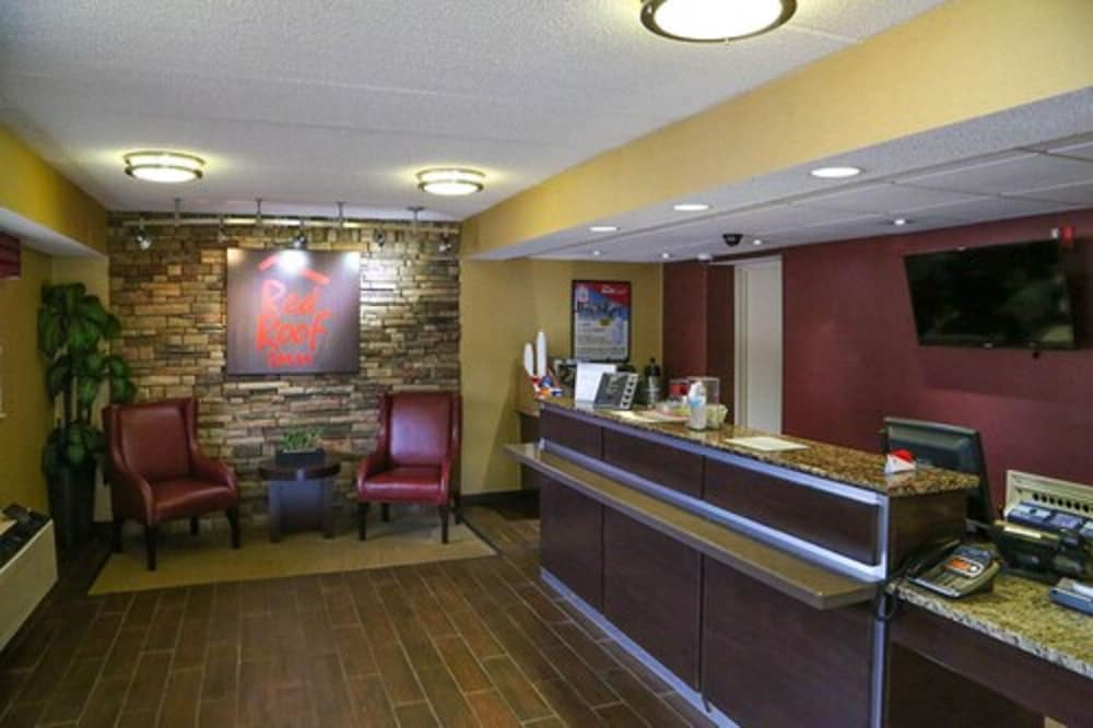 Red Roof Inn Greenville 8/26