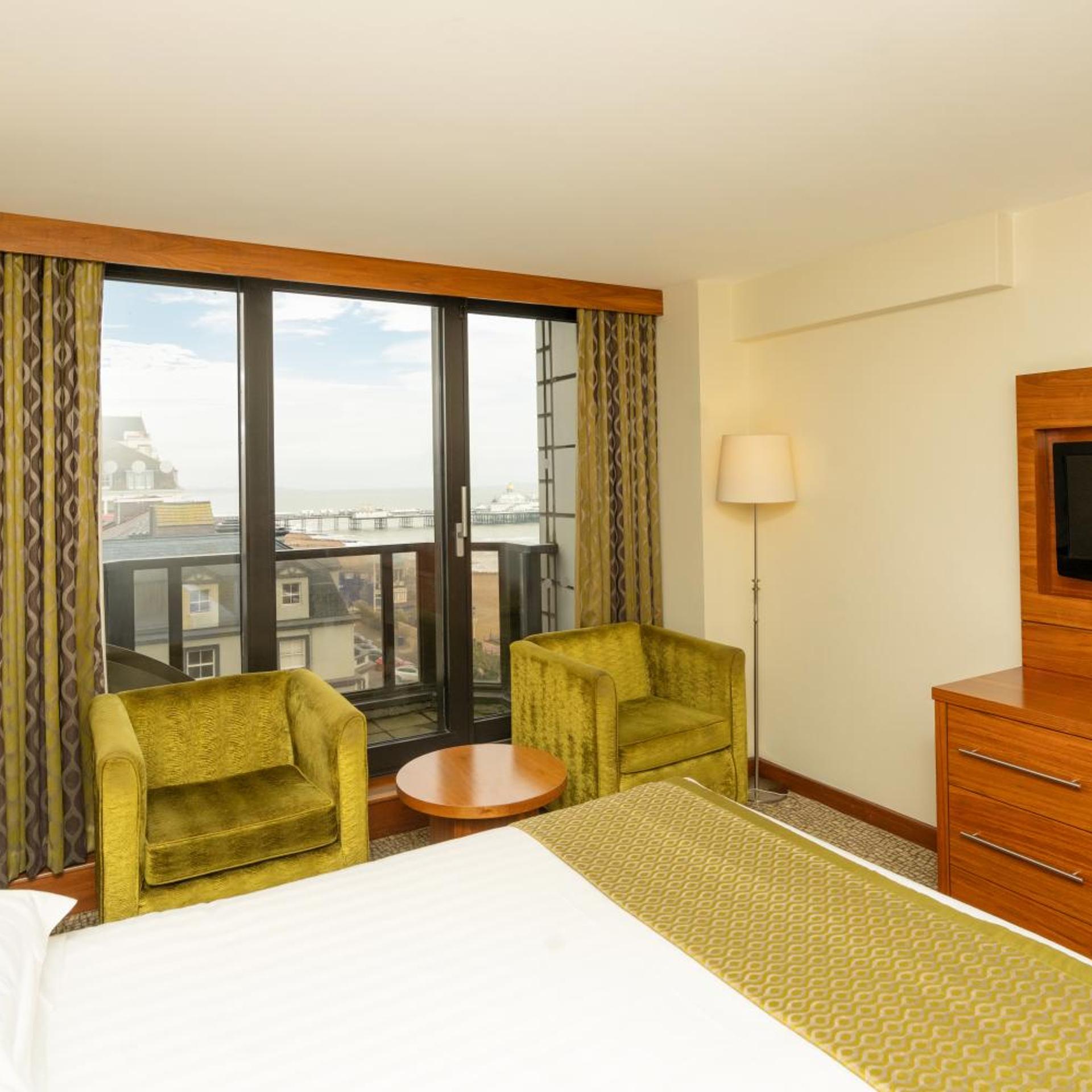 Room, Double or Twin Bed, Side Sea View 5/8