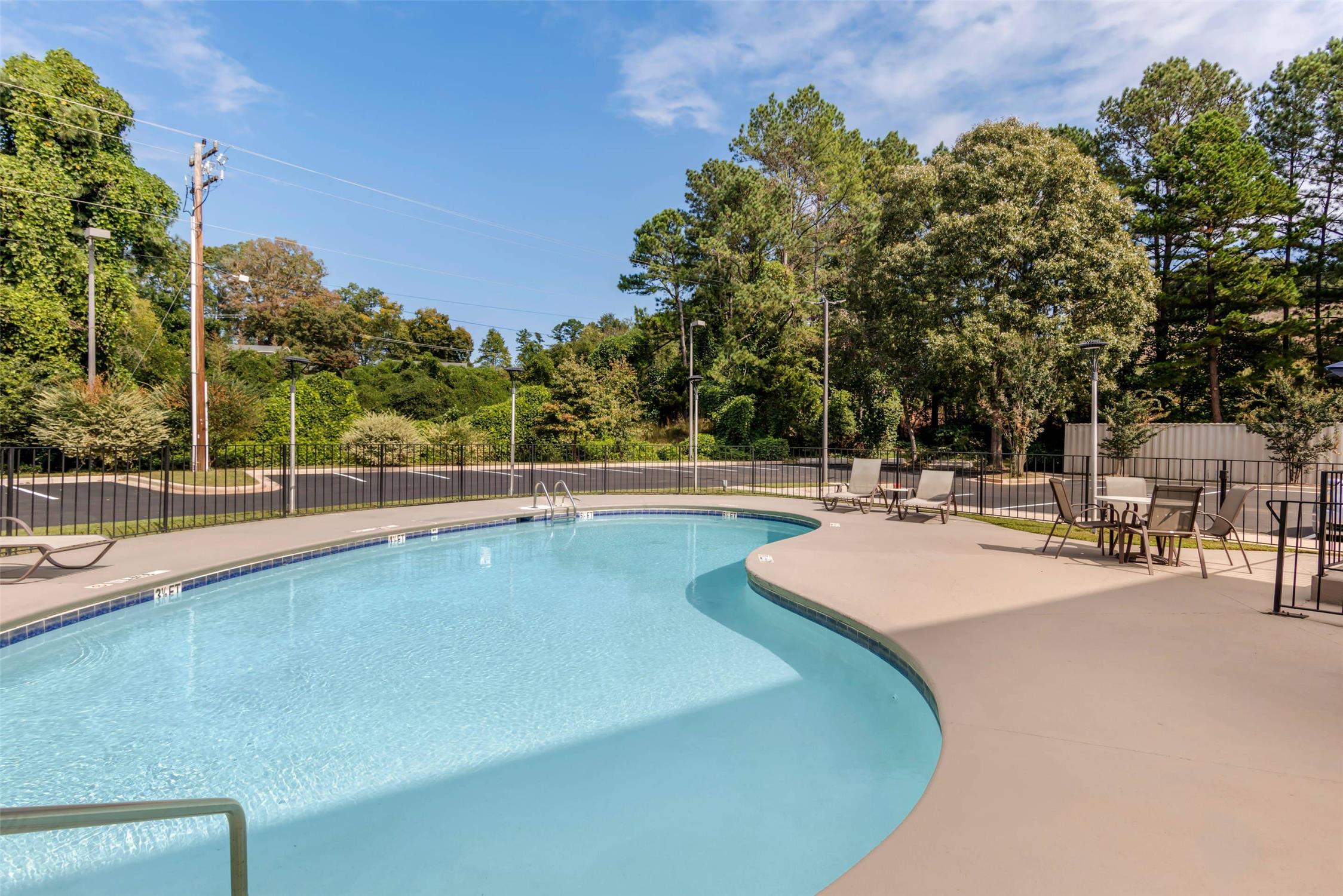 Comfort Inn & Suites Clemson - University Area 26/49