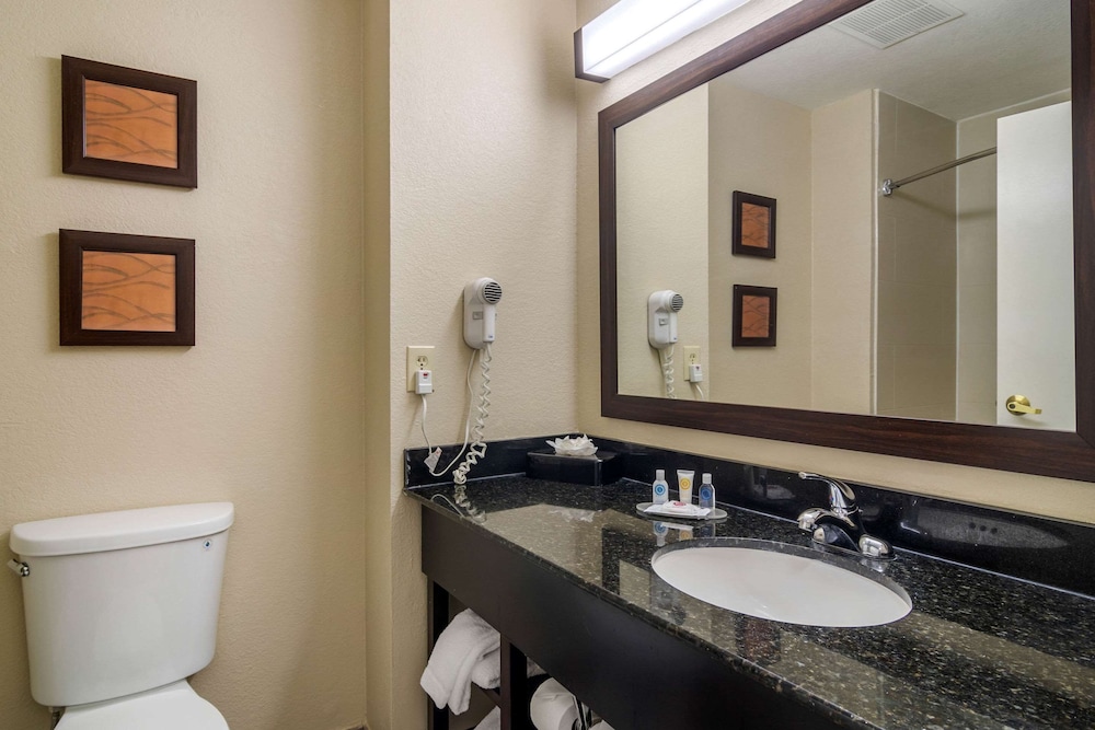 Comfort Inn & Suites Atlanta/Smyrna 15/35