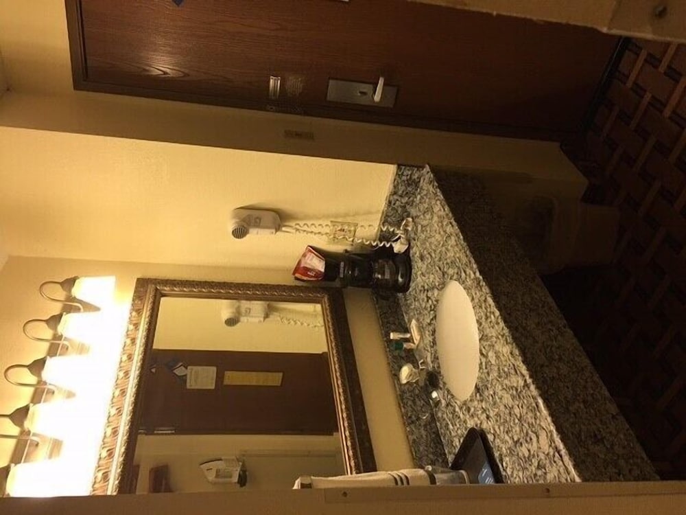 Baymont by Wyndham Paducah 15/18