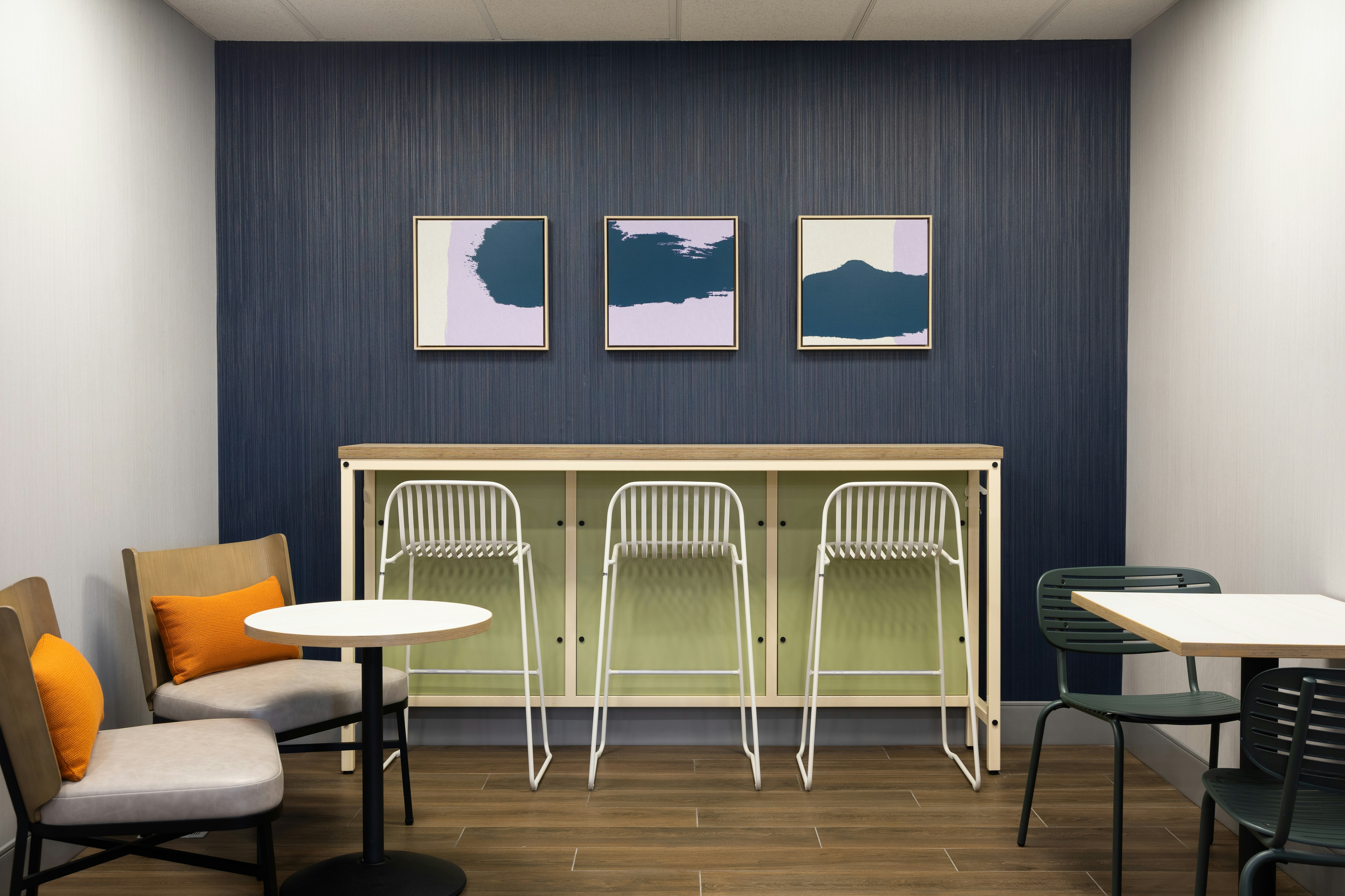 Spark by Hilton Guelph 27/28
