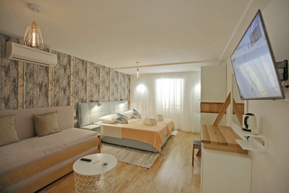 Central Apartments - Integrated Hotel 26/67