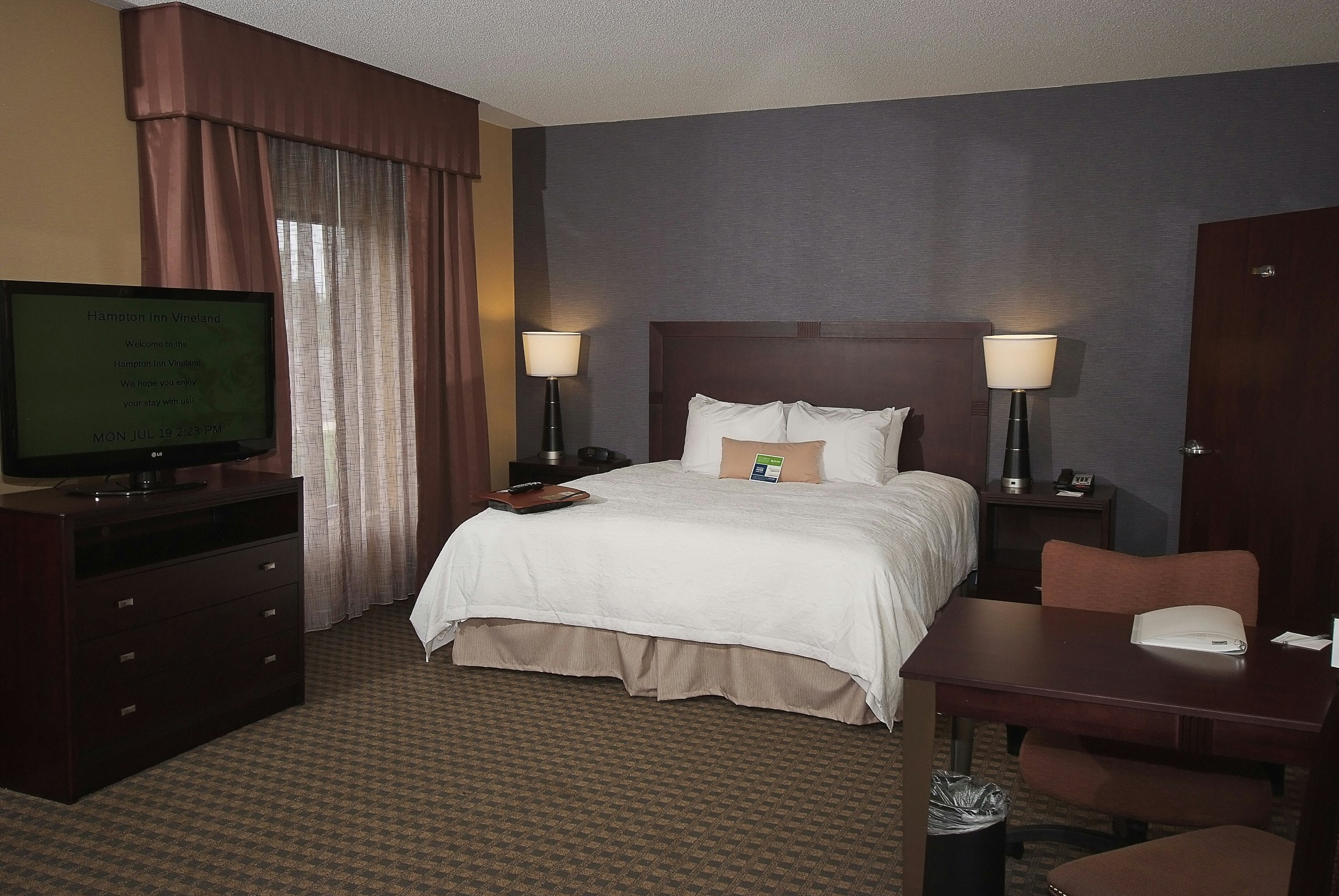 Hampton Inn And Suites Vineland 8/39