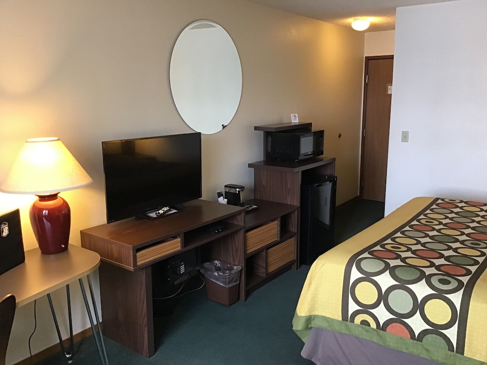 Super 8 by Wyndham Livingston Yellowstone 18/51