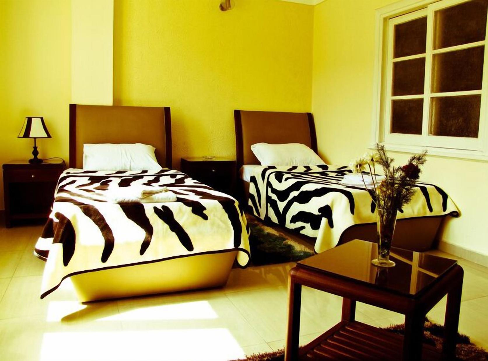 3 Bedrooms, Apartment