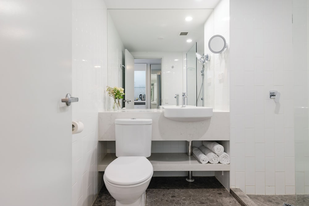 KINGSFORD SMITH MOTEL 43/44