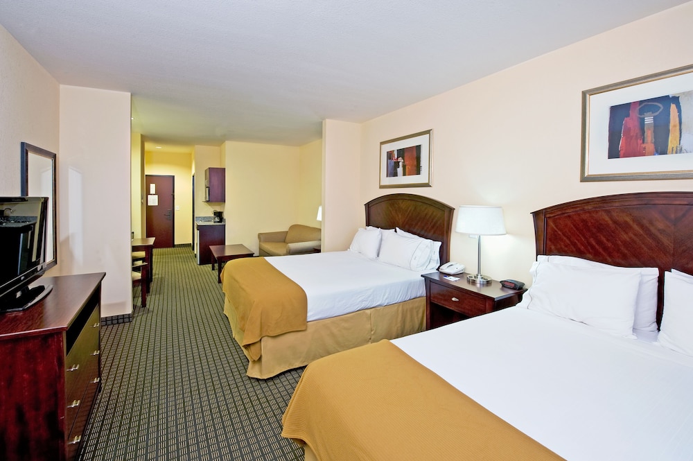 Holiday Inn Express Hotel Suites Willcox 18/53