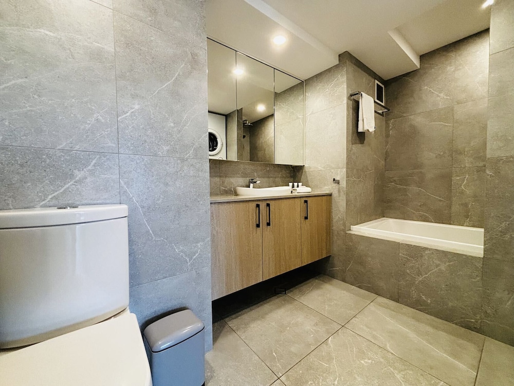 River Plaza Apartments 50/50