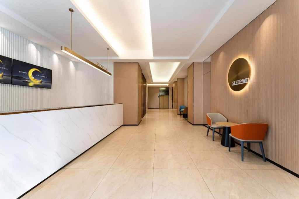 City Comfort Inn Huizhou Huxi Avenue Branch 30/48