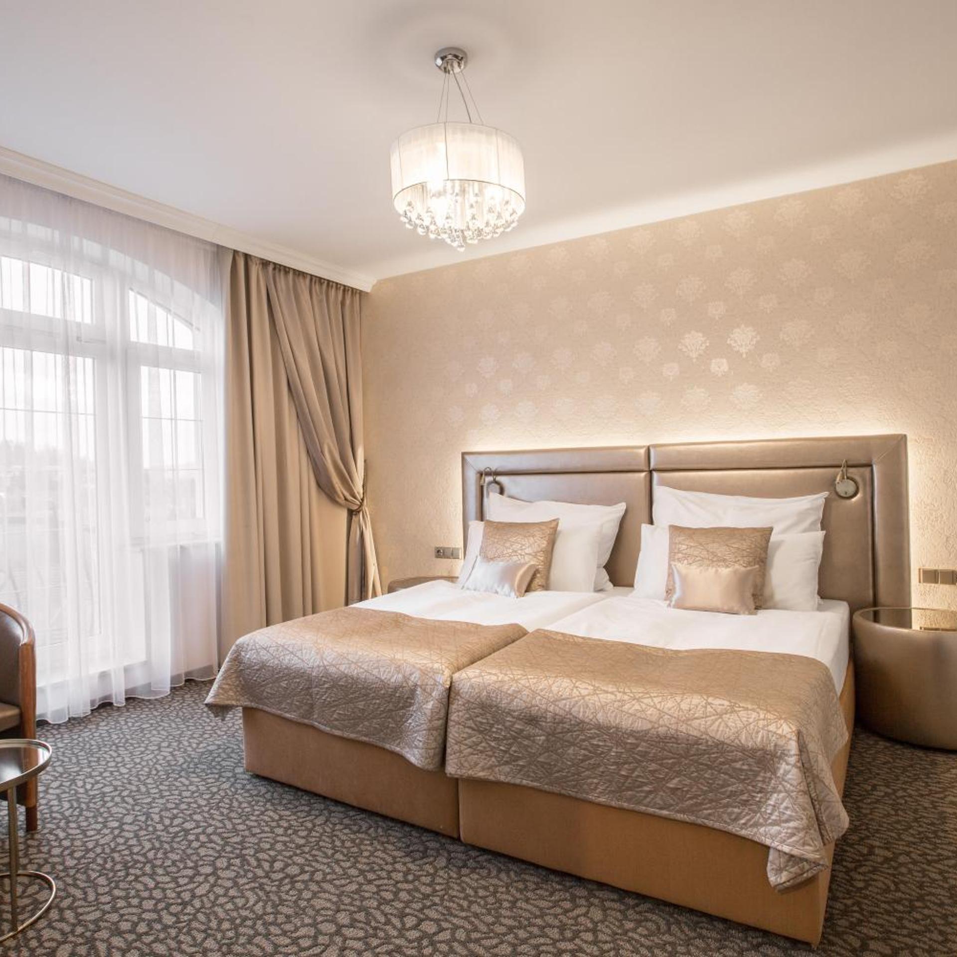 Deluxe, Double or Twin Bed