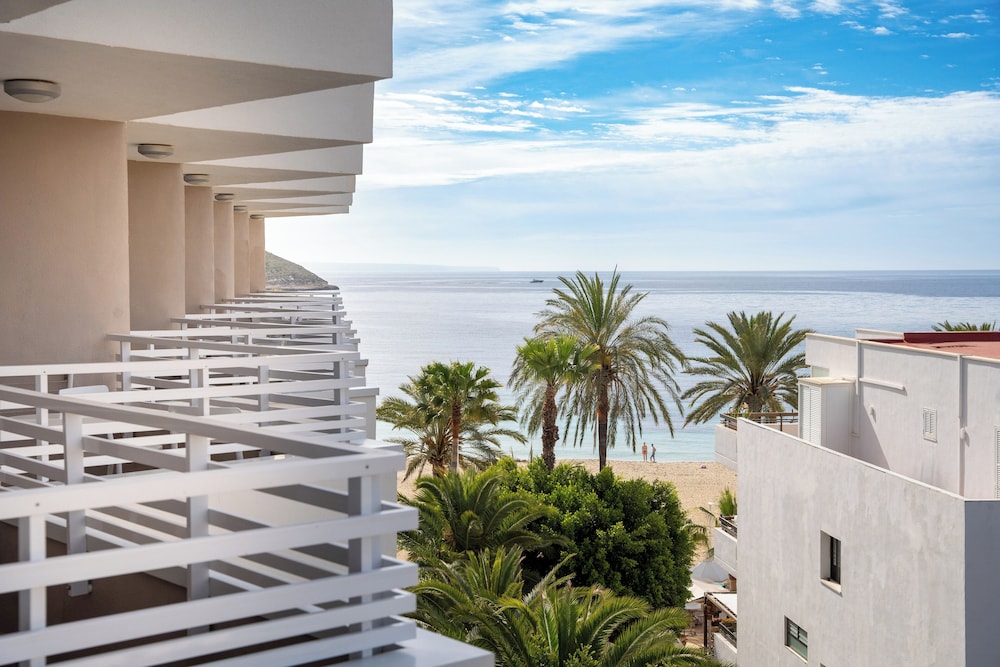 Innside by Melia Wave Calvia 4/76