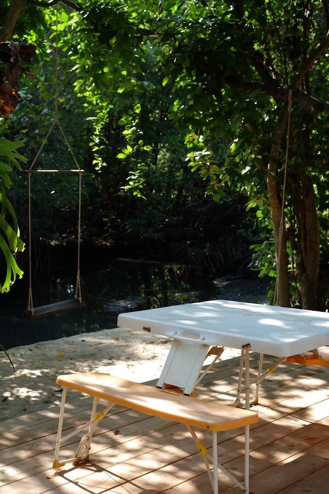 Baan Busaba Hotel 30/35