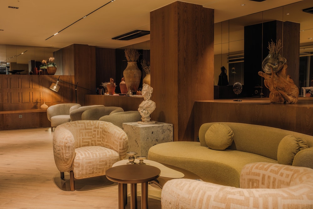 NOVIS HOTEL CLEOPATRA 47/75