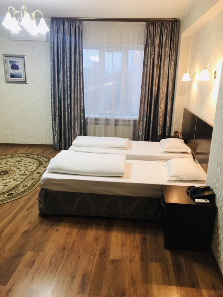 COMFORT, DOUBLE OR TWIN BED