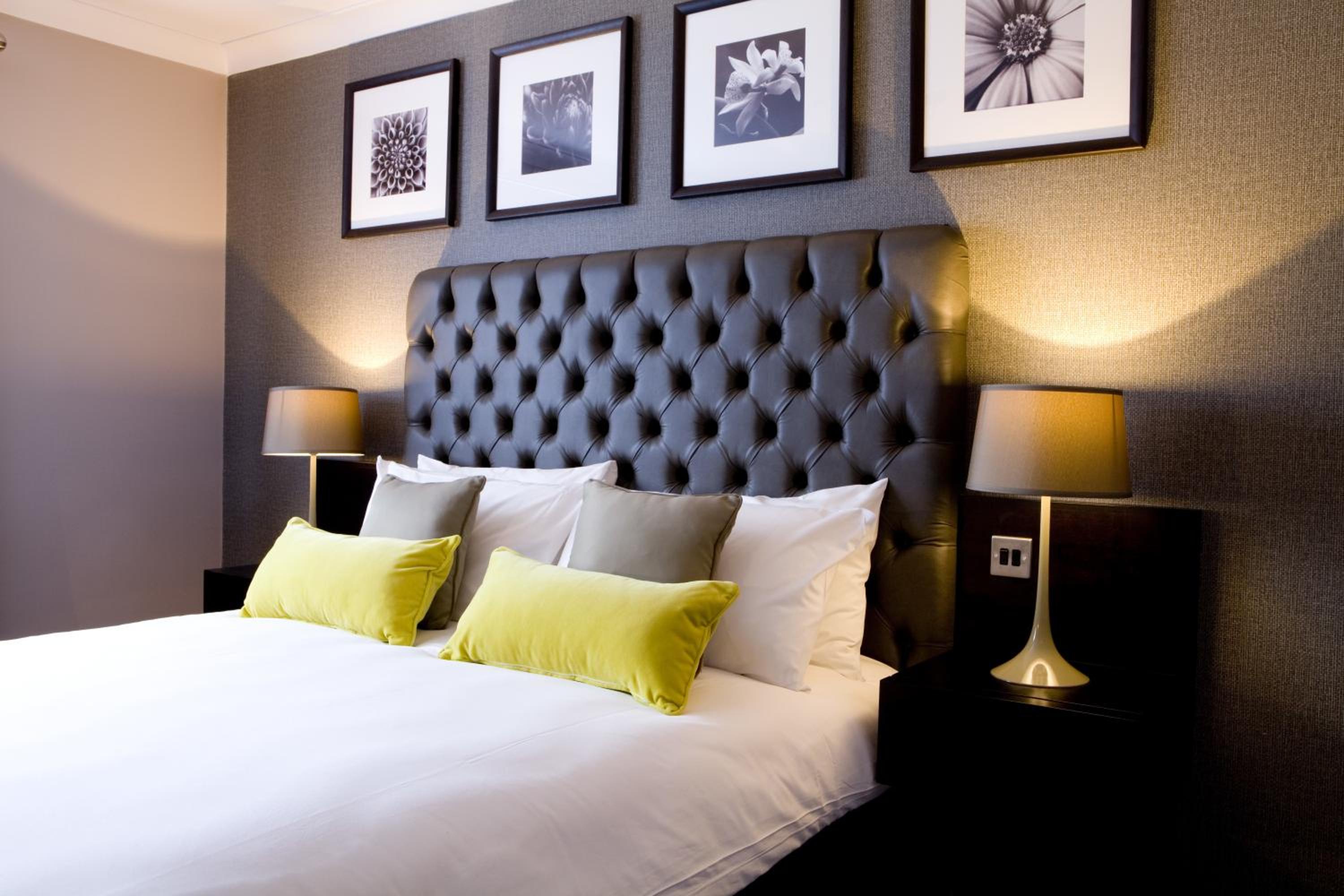 The Bulls Head Hotel 12/50