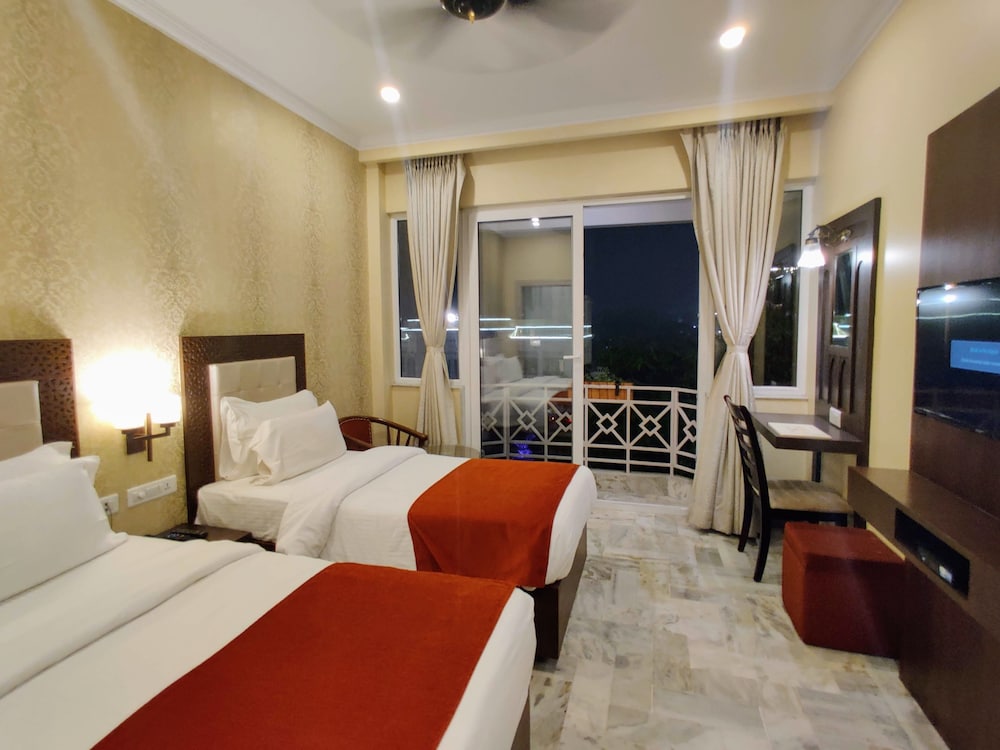 Surya Hotel 18/74