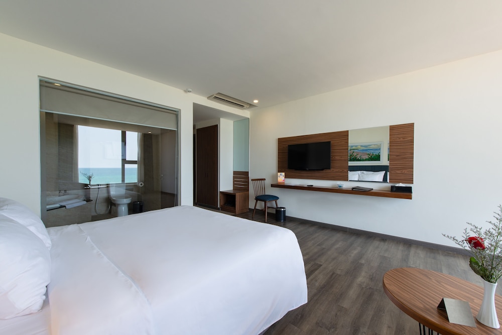 Sala Tuy Hoa Beach 18/50