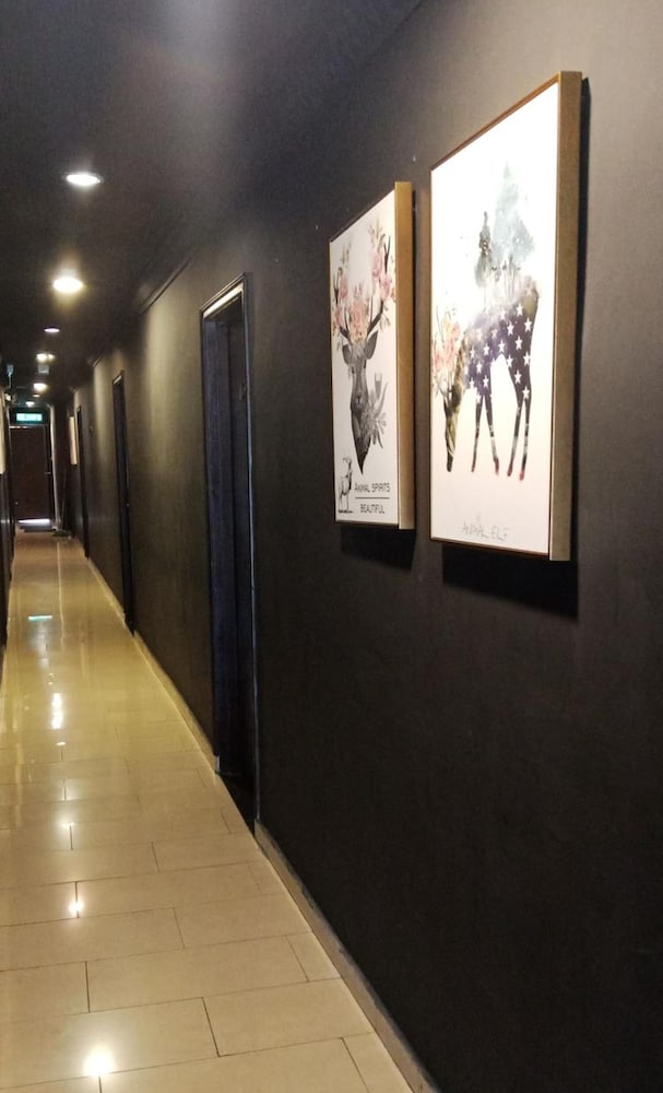 T Hotel 30/47
