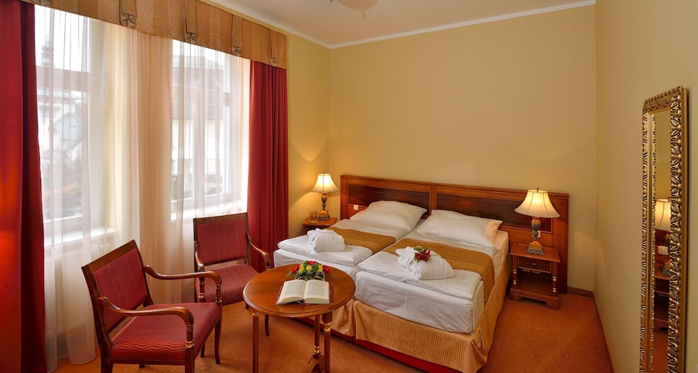 HOTEL CONTINENTAL 27/64