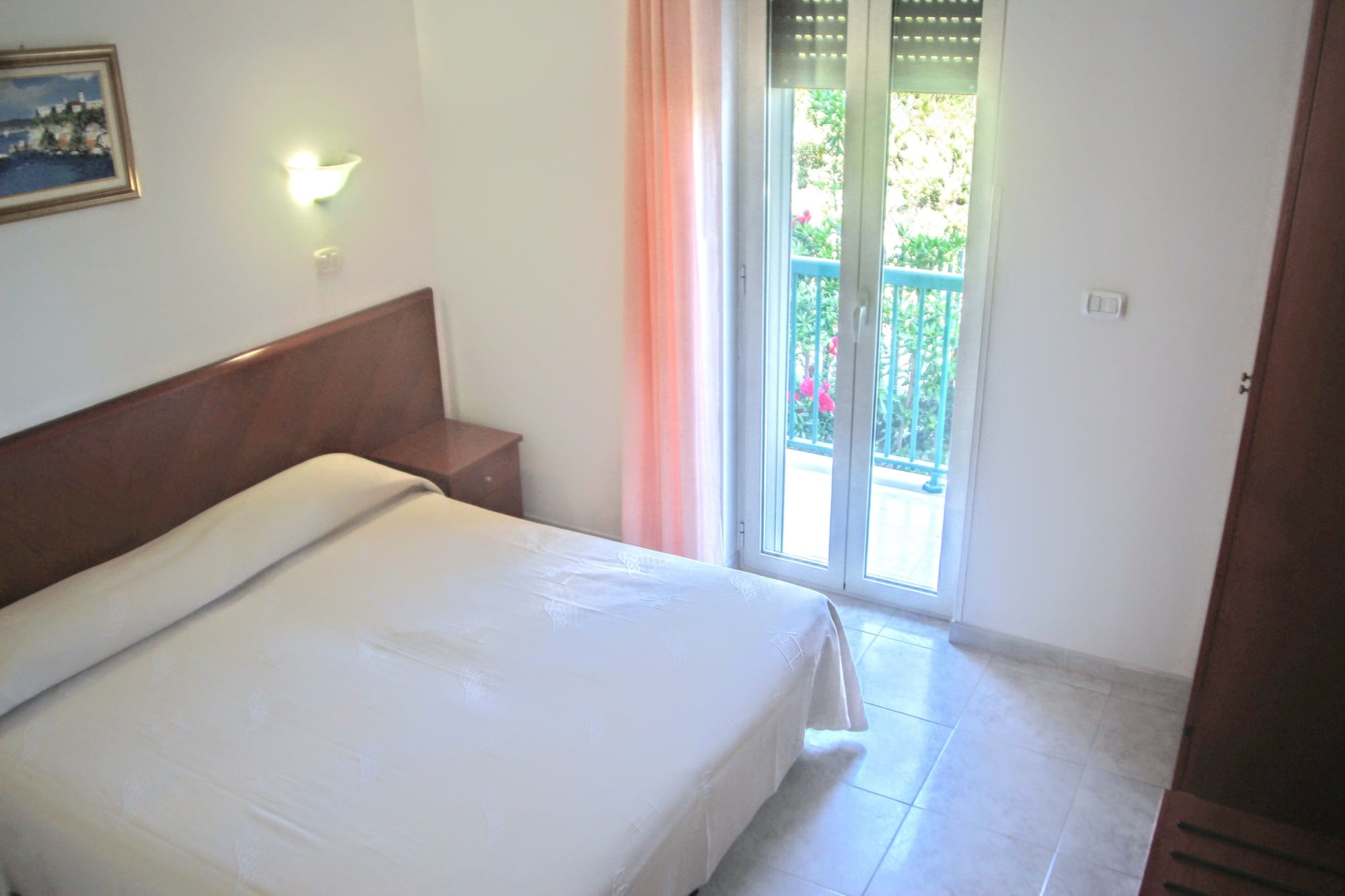 1 BEDROOM, CLASSIC, DOUBLE OR TWIN BED