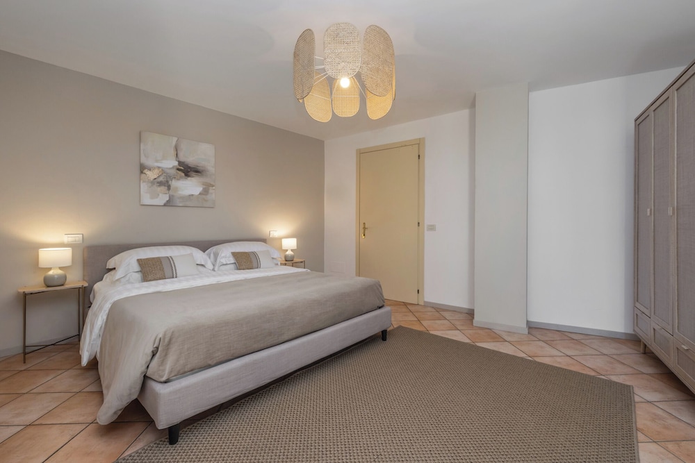 Giardino, King Bed