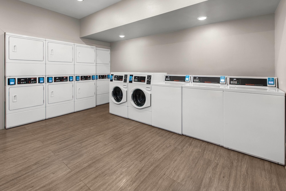 ECHO Suites Extended Stay by Wyndham Fort Worth Alliance 12/59