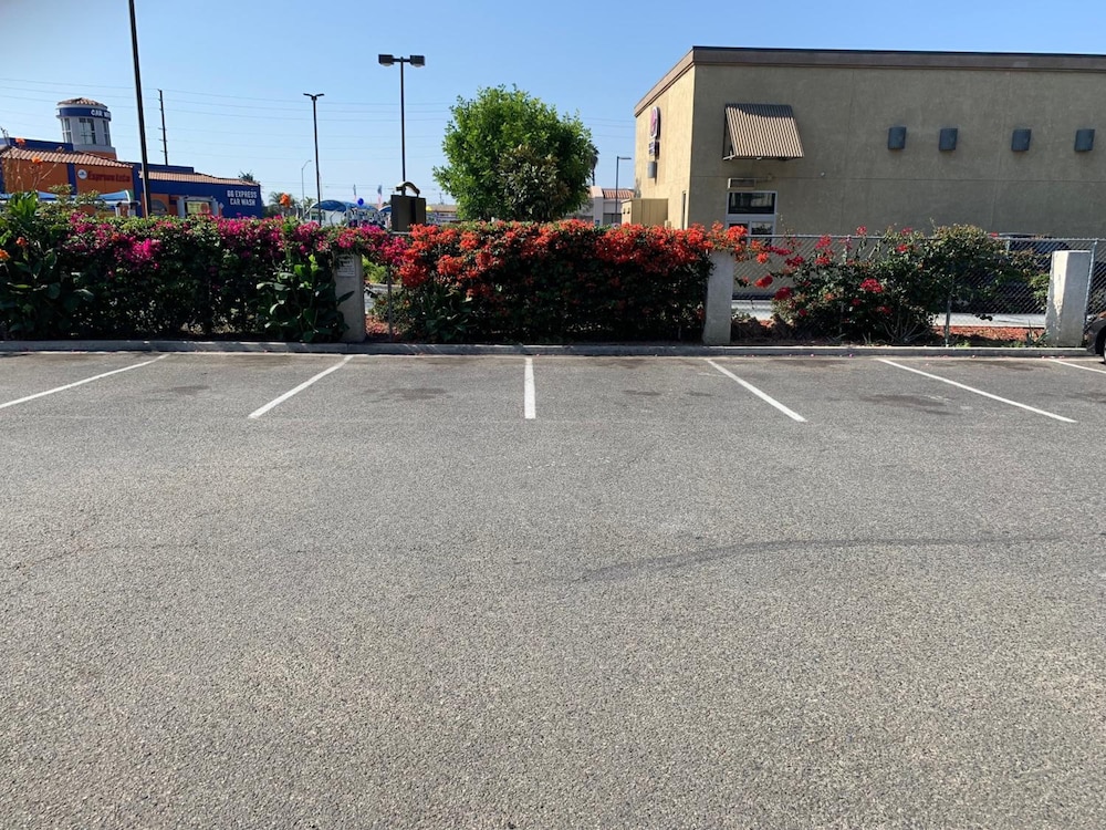 Morada Inn and Suites 46/55