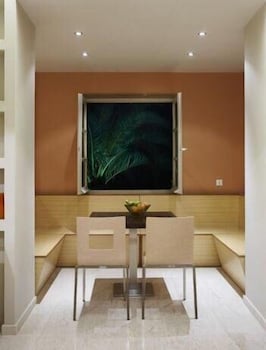 Astoria Hotel 10/46