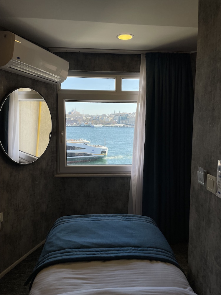 Weingart Seaside Hotel 30/52