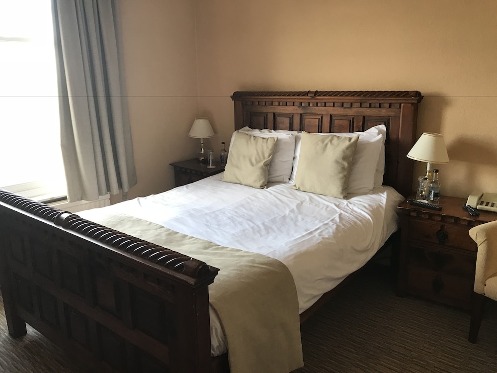Pier Hotel 15/50