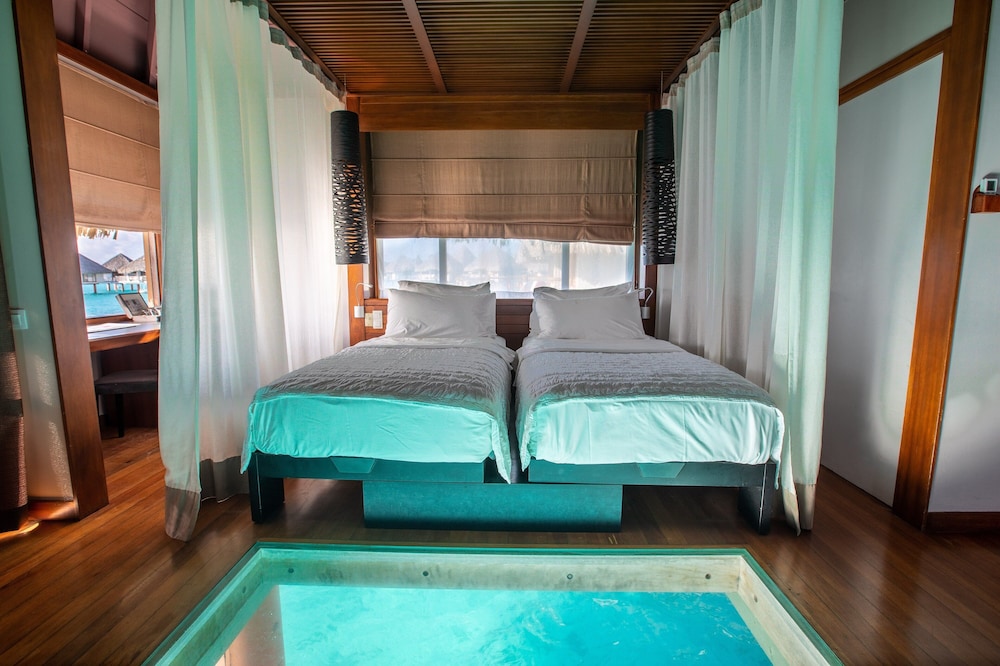 Westin Bora Bora 7/50