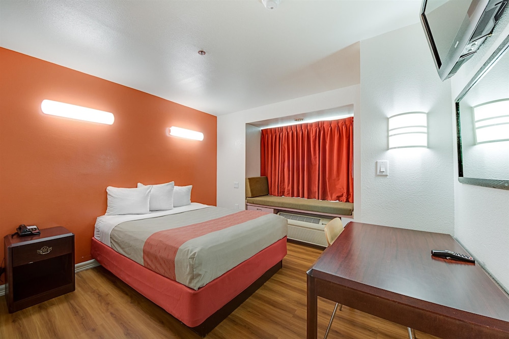 Motel6 McAllen, TX - East 25/60