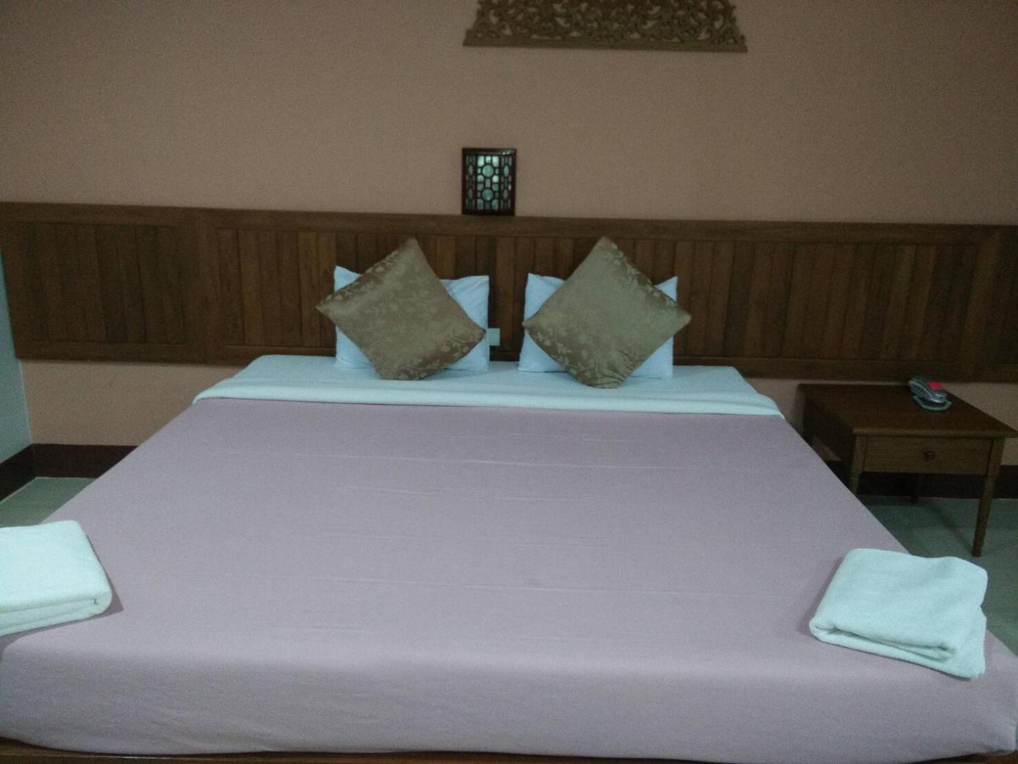 Butnamtong Hotel 16/32