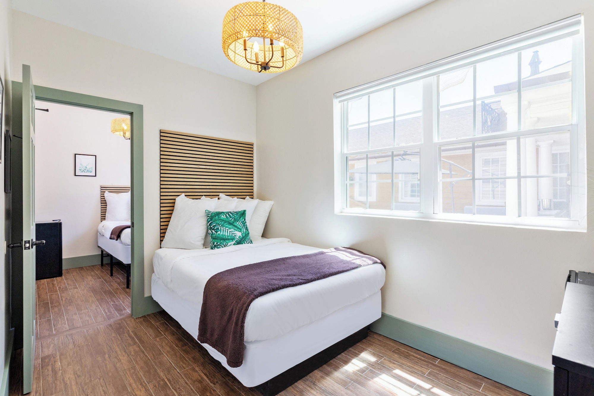 Connecting, 2 Double Beds