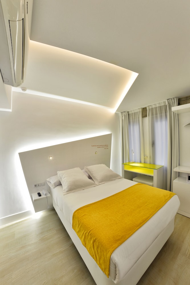 SUPERIOR, DOUBLE BED