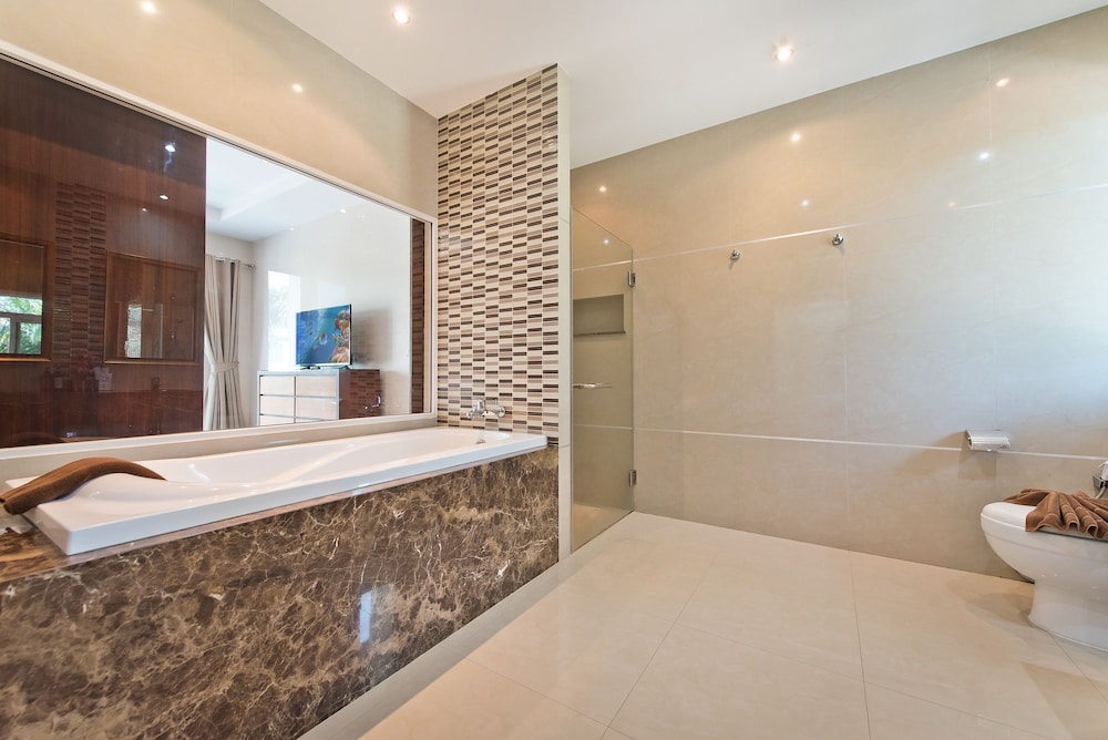 Tropicana Pool Villa 45/50