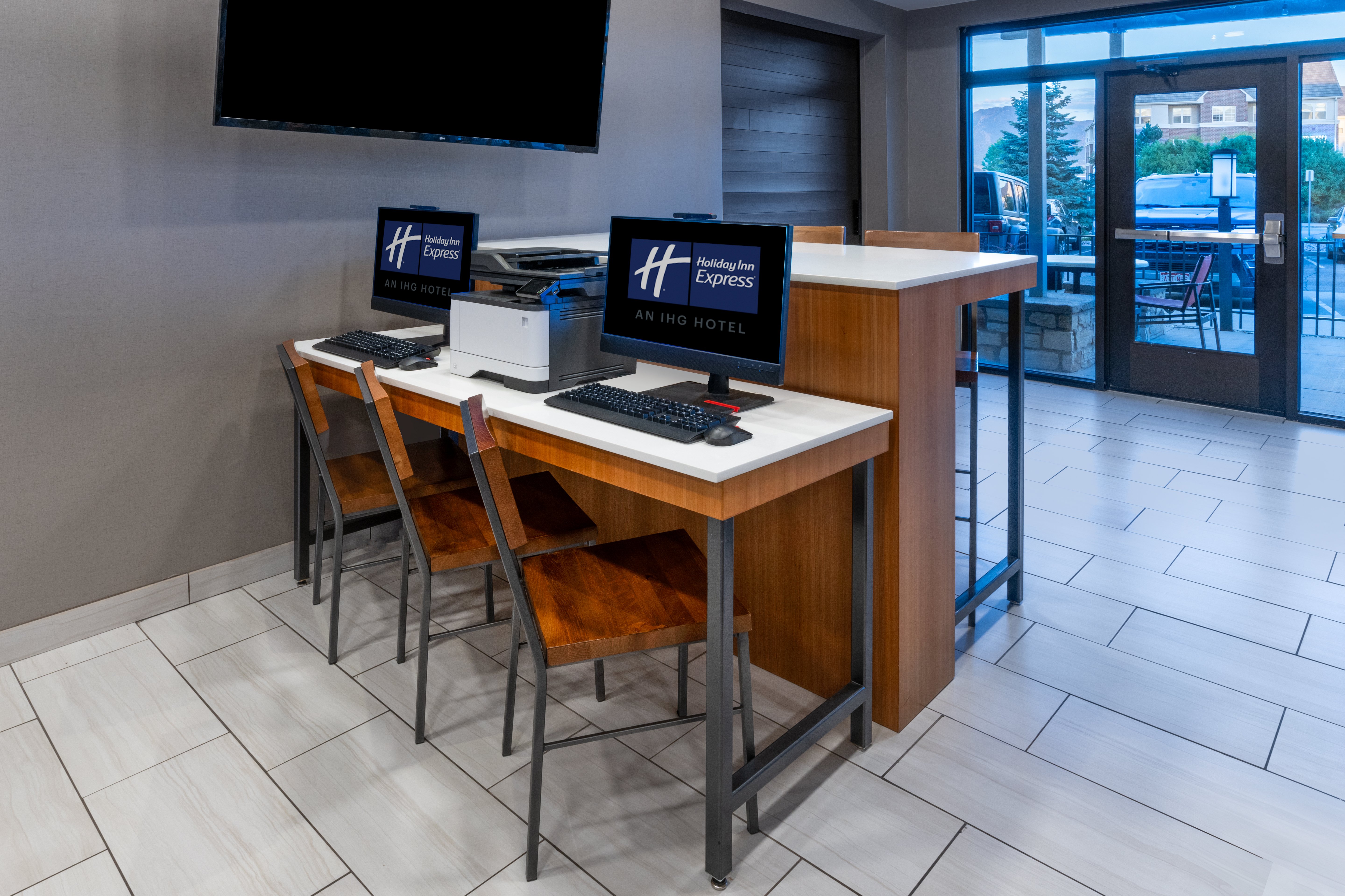 Holiday Inn Express Suites Colorado Springs Afa Northgate 50/56