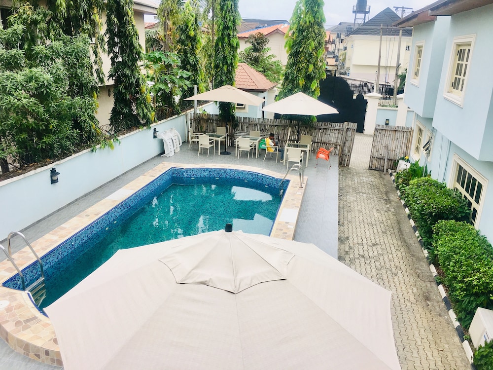 Topaz Luxury Suites & Apartments 33/40