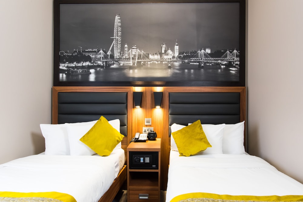 London Court Hotel 15/61