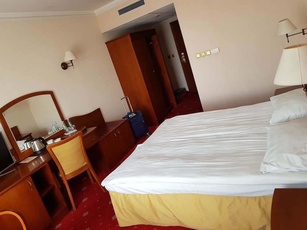 Hotel Sympozjum 14/50
