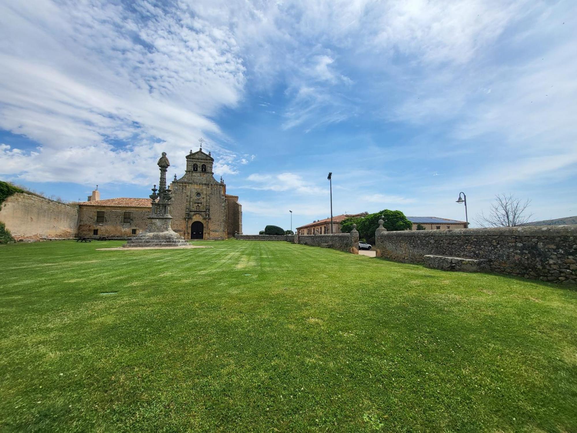 Hotel Leonor Miron 44/55